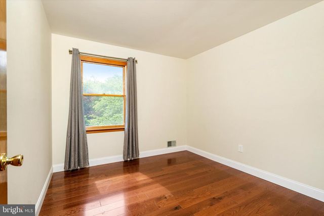 85 VILLAGE DR E, Hamilton, NJ 08620