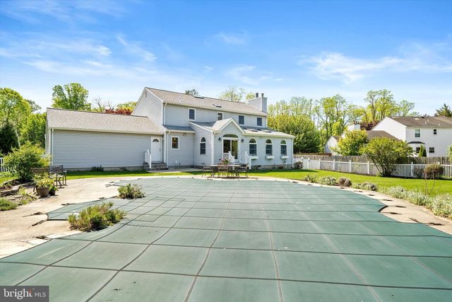 85 VILLAGE DR E, Hamilton, NJ 08620