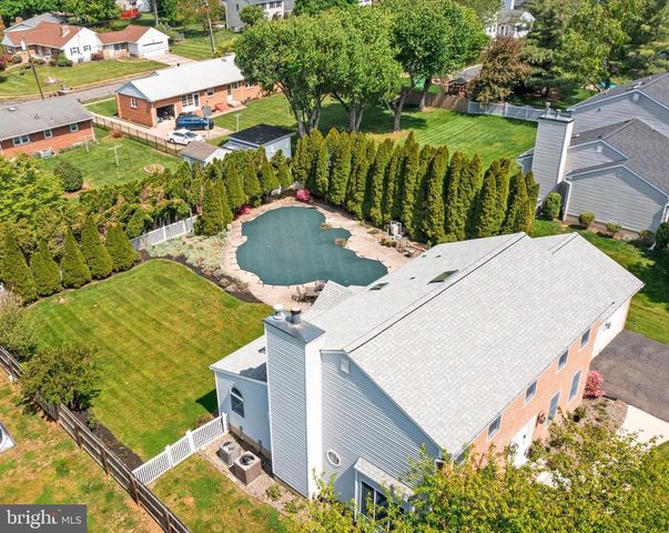 85 VILLAGE DR E, Hamilton, NJ 08620