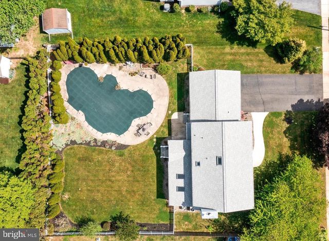 85 VILLAGE DR E, Hamilton, NJ 08620