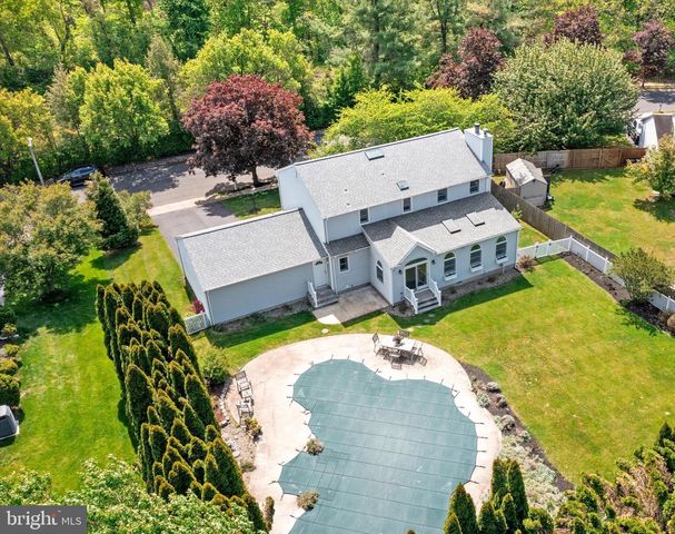 85 VILLAGE DR E, Hamilton, NJ 08620
