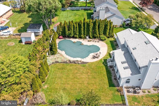 85 VILLAGE DR E, Hamilton, NJ 08620
