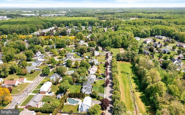 85 VILLAGE DR E, Hamilton, NJ 08620