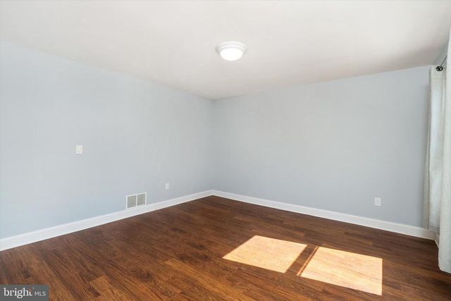 85 VILLAGE DR E, Hamilton, NJ 08620