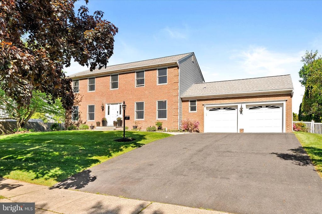 85 VILLAGE DR E, Hamilton, NJ 08620