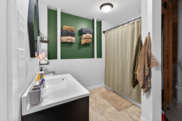 830 Link Drive SE, Pine City, MN 55063