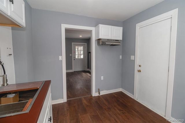 881 Garfield Avenue, Lincoln Park, MI 48146