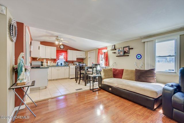 23 Wood Street, Keansburg, NJ 07734