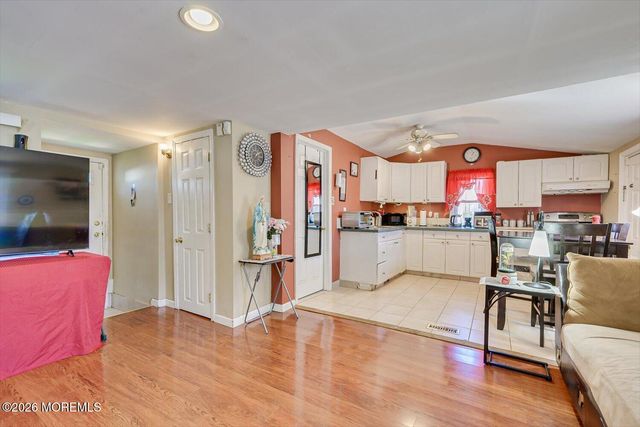 23 Wood Street, Keansburg, NJ 07734