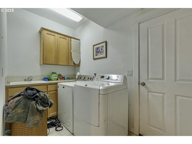 1175 Ne IRENE Ct, Hillsboro, OR 97124