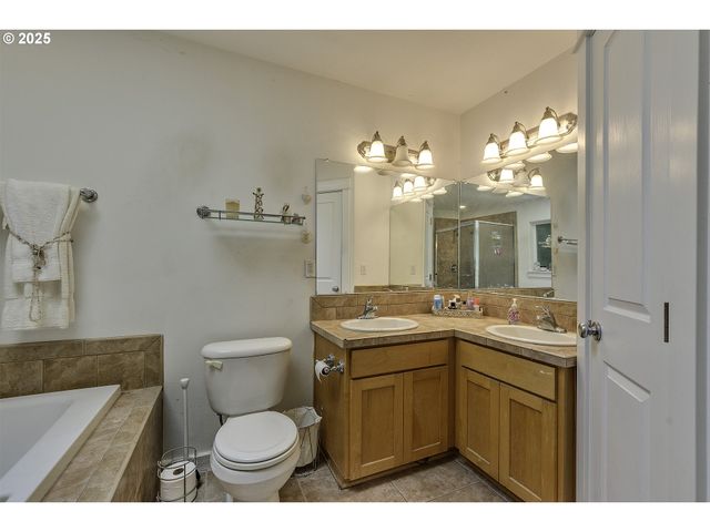 1175 Ne IRENE Ct, Hillsboro, OR 97124
