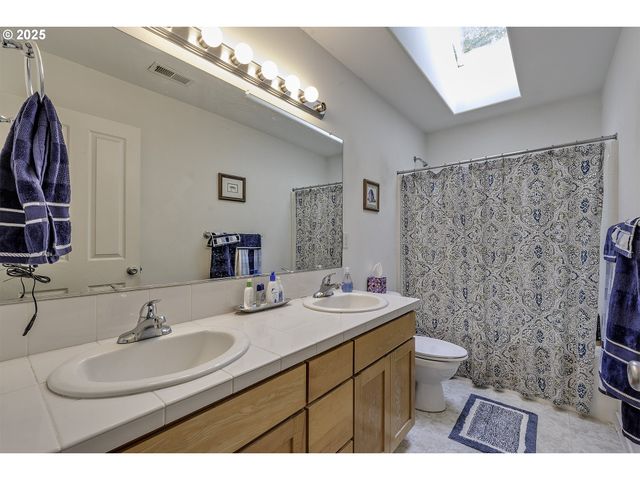 1175 Ne IRENE Ct, Hillsboro, OR 97124