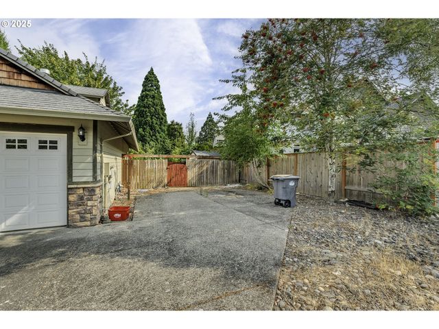1175 Ne IRENE Ct, Hillsboro, OR 97124
