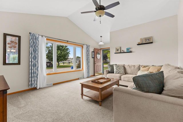 1140 GRASSY PLAINS DRIVE, Neenah, WI 54956