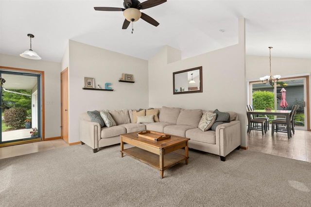 1140 GRASSY PLAINS DRIVE, Neenah, WI 54956