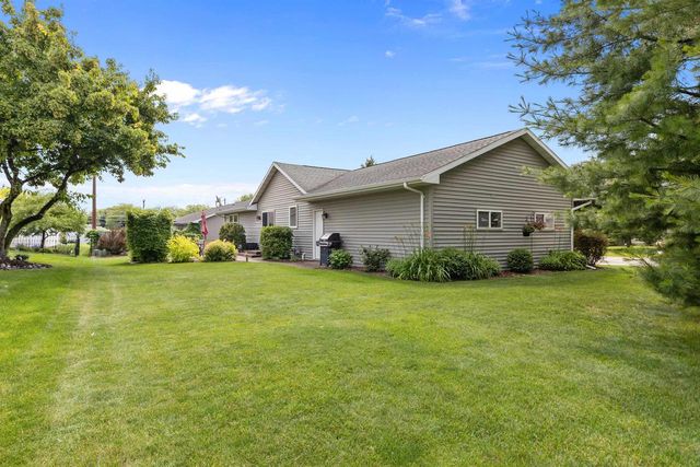 1140 GRASSY PLAINS DRIVE, Neenah, WI 54956