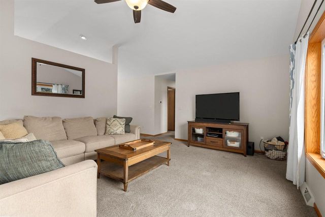 1140 GRASSY PLAINS DRIVE, Neenah, WI 54956