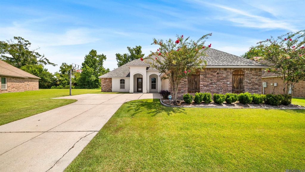 4354 Union Dr, Addis, LA 70710