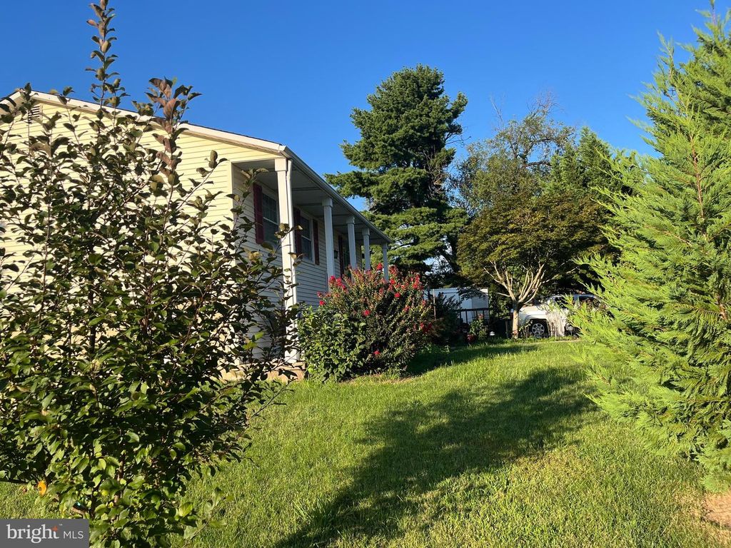 301 N ALDER AVE, Sterling, VA 20164