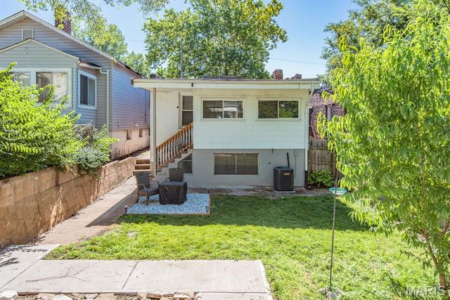 2031 Schaeffer Place, St Louis, MO 63139
