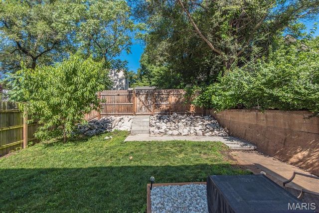 2031 Schaeffer Place, St Louis, MO 63139