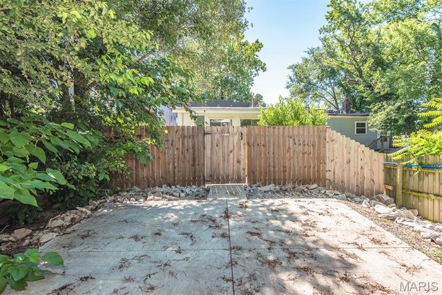 2031 Schaeffer Place, St Louis, MO 63139