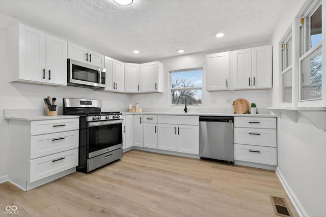 1534 N C Street, Elwood, IN 46036