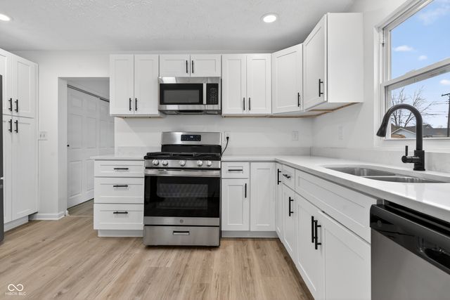 1534 N C Street, Elwood, IN 46036