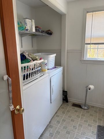 112 Marlboro Rd, Southborough, MA 01772