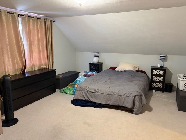 112 Marlboro Rd, Southborough, MA 01772