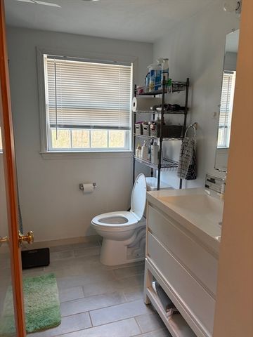 112 Marlboro Rd, Southborough, MA 01772