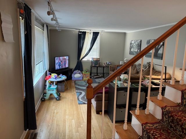 112 Marlboro Rd, Southborough, MA 01772