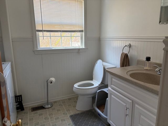 112 Marlboro Rd, Southborough, MA 01772