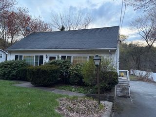 112 Marlboro Rd, Southborough, MA 01772