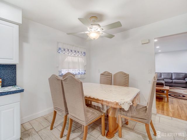 17 Thelma Court, Colonia, NJ 07067