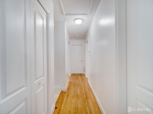 17 Thelma Court, Colonia, NJ 07067