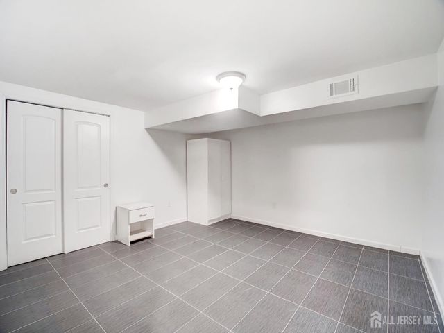 17 Thelma Court, Colonia, NJ 07067