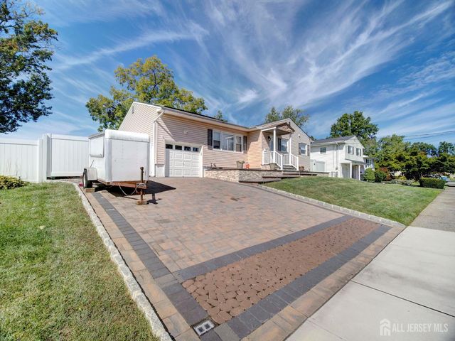 17 Thelma Court, Colonia, NJ 07067