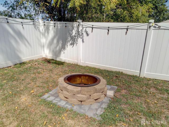 17 Thelma Court, Colonia, NJ 07067