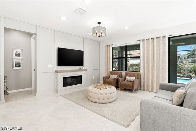 9445 Purple Martin CT, Naples, FL 34120