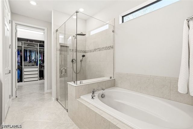 9445 Purple Martin CT, Naples, FL 34120