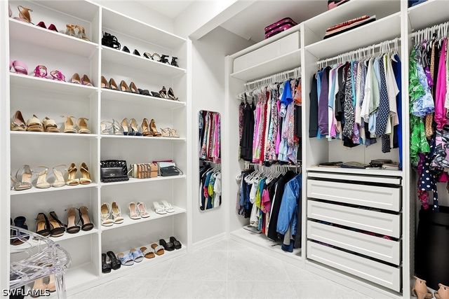 9445 Purple Martin CT, Naples, FL 34120