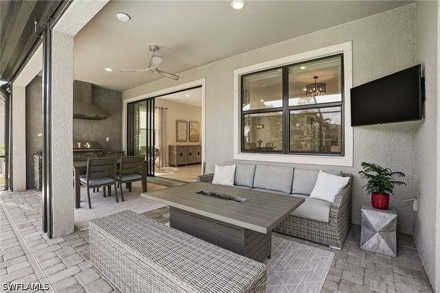 9445 Purple Martin CT, Naples, FL 34120