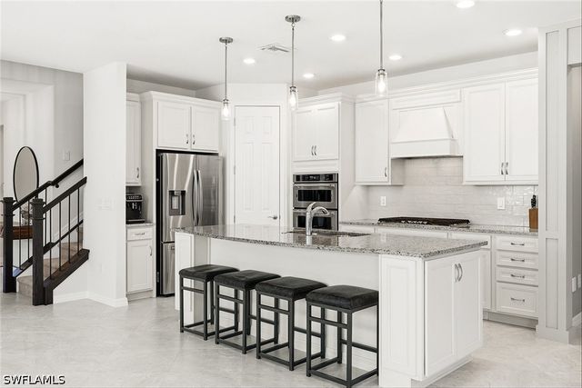 9445 Purple Martin CT, Naples, FL 34120