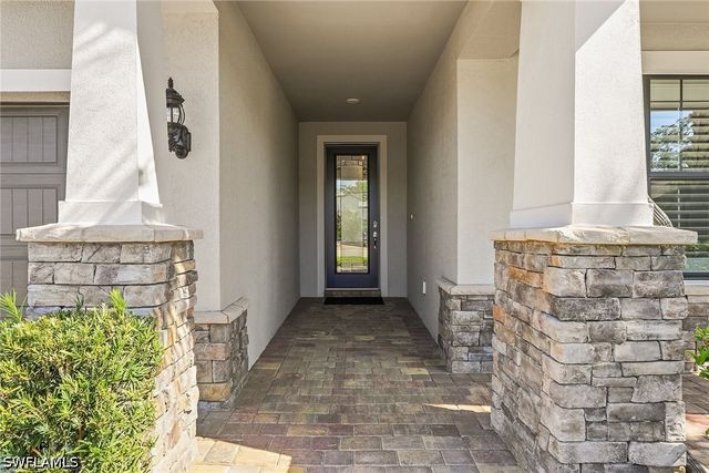 9445 Purple Martin CT, Naples, FL 34120