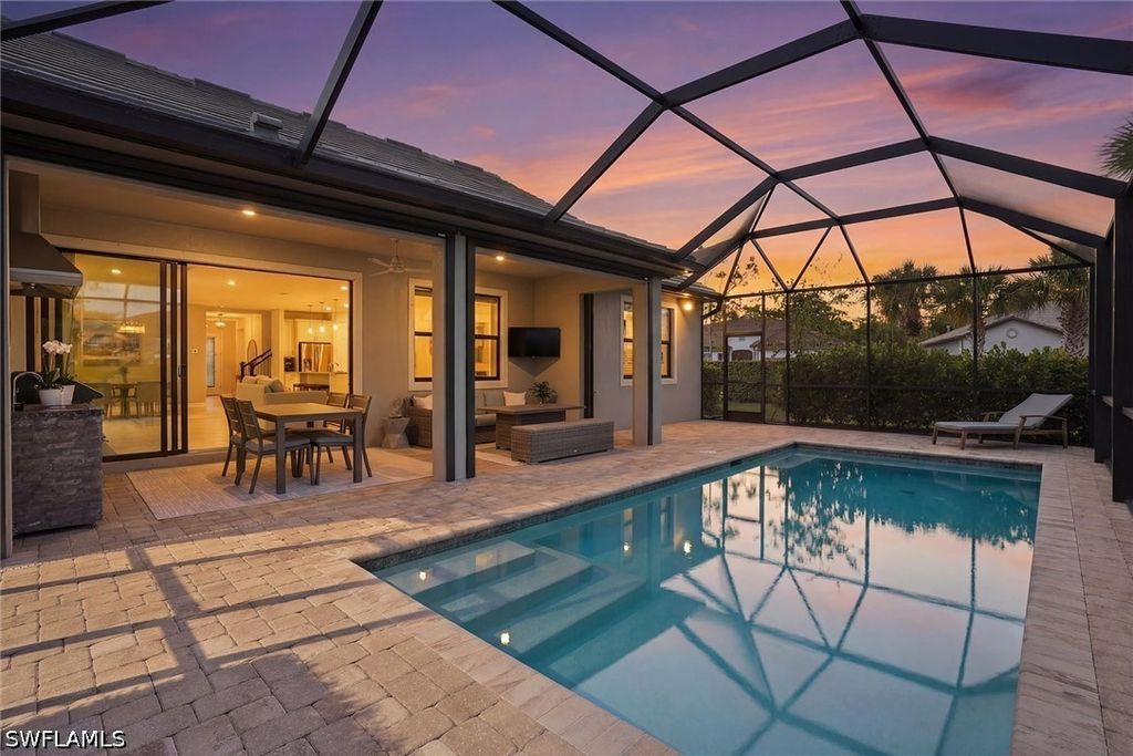 9445 Purple Martin CT, Naples, FL 34120