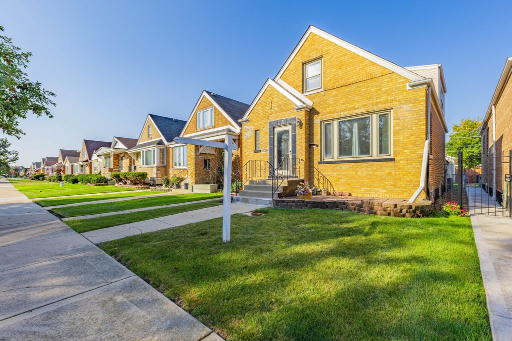 6724 S Kolin Avenue, Chicago, IL 60629