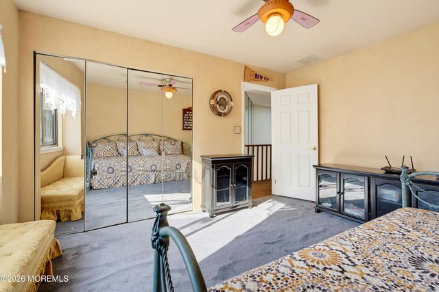 14 Oxford Lane, Middletown, NJ 07748