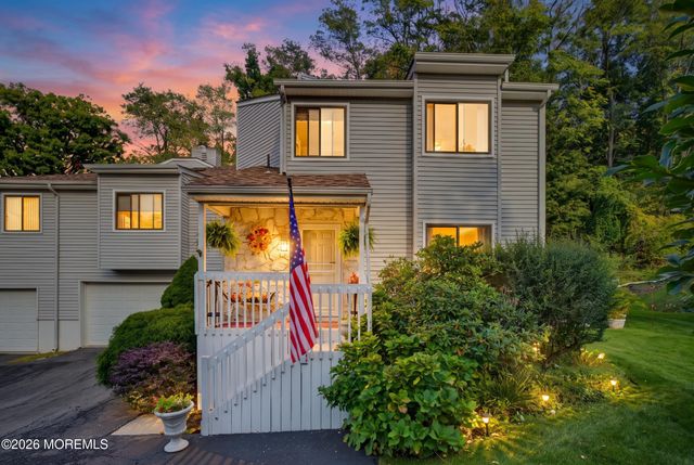 14 Oxford Lane, Middletown, NJ 07748