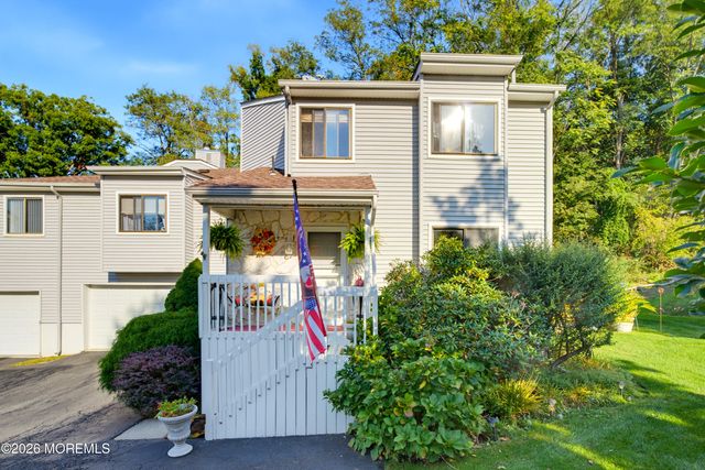 14 Oxford Lane, Middletown, NJ 07748